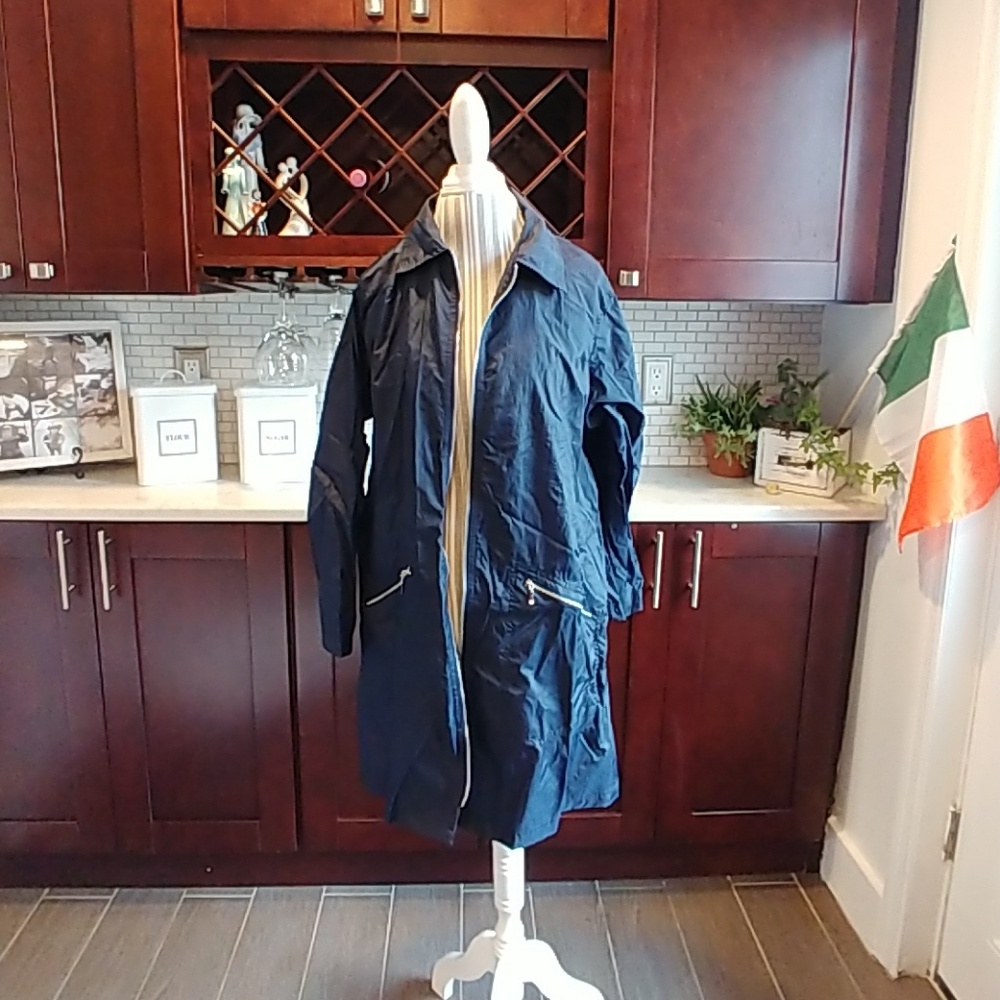 🌂 Diane von Furstenberg rain jacket